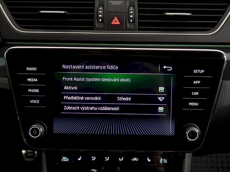 Škoda Superb (2018) SPORTLINE 2.0TDI 140KW CANTON - fotka 26 z 41