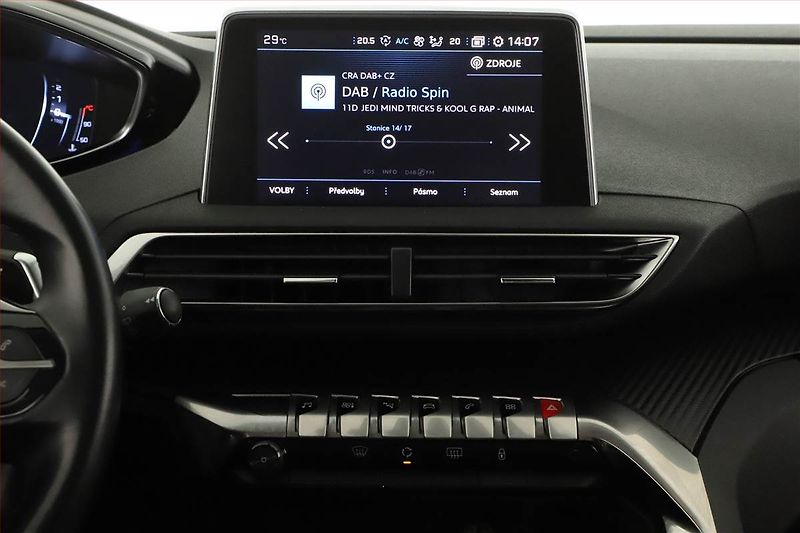 Peugeot 3008 (2020) 1.5 BlueHDi, Automat, Kůže - fotka 11 z 20