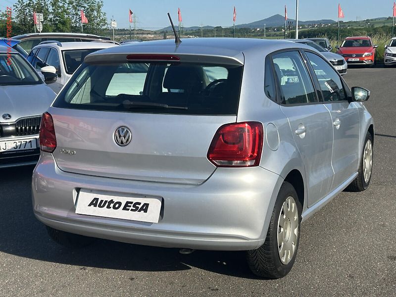 Volkswagen Polo (2011) 1.2HTP, ČR, AC, temp, STK1/28 - fotka 4 z 15