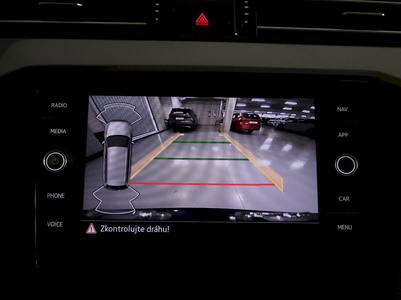 Volkswagen Passat (2023) BUSINESS PREMIUM 2.0TDI 110KW - fotka 28 z 36