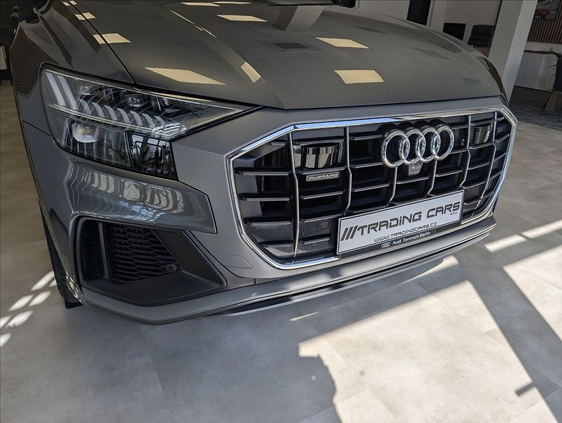 Audi Q8 E55 TFSI Quattro S-line - fotka 2 z 38