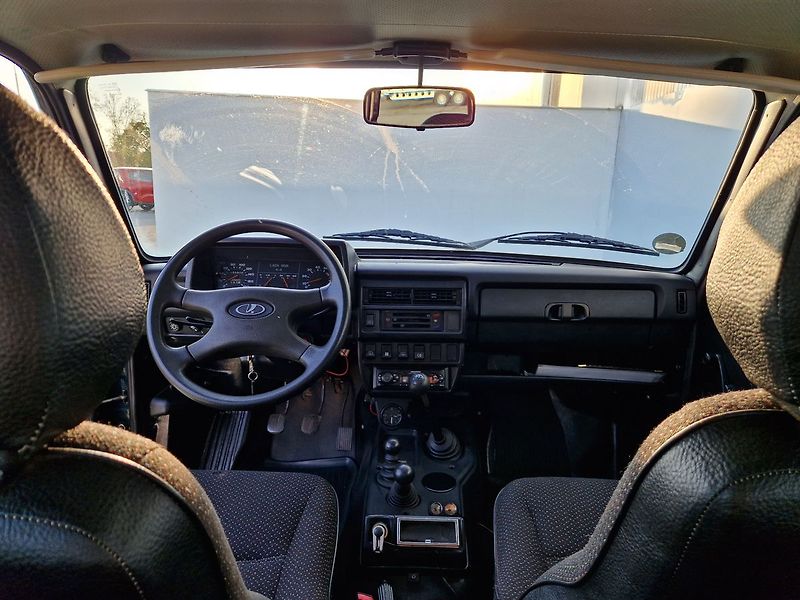 Lada Niva 1,7  4x4 - fotka 11 z 24