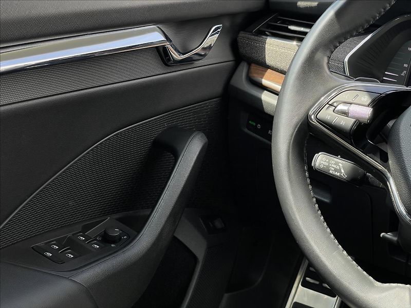 Škoda Octavia 2,0 TDI DSG 4x4 Scout TAŽNÉ - fotka 14 z 24