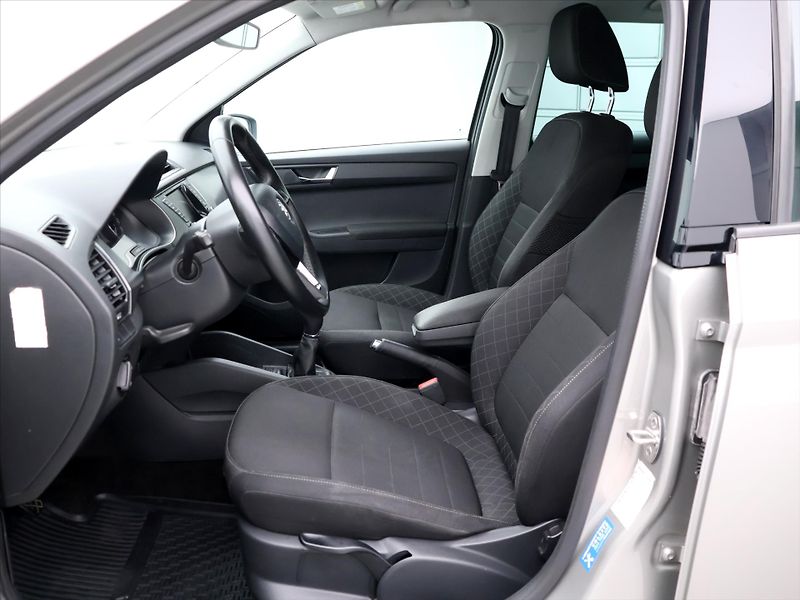 Škoda Fabia 1,2 TSI 81kW CZ Style - fotka 10 z 28