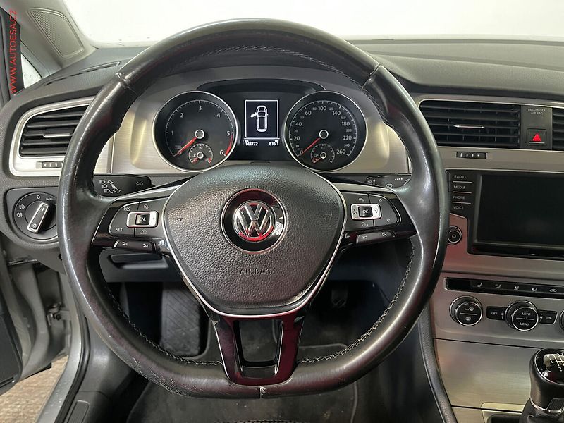 Volkswagen Golf (2015) 1.6 TDi Variant, Comfortline - fotka 17 z 18