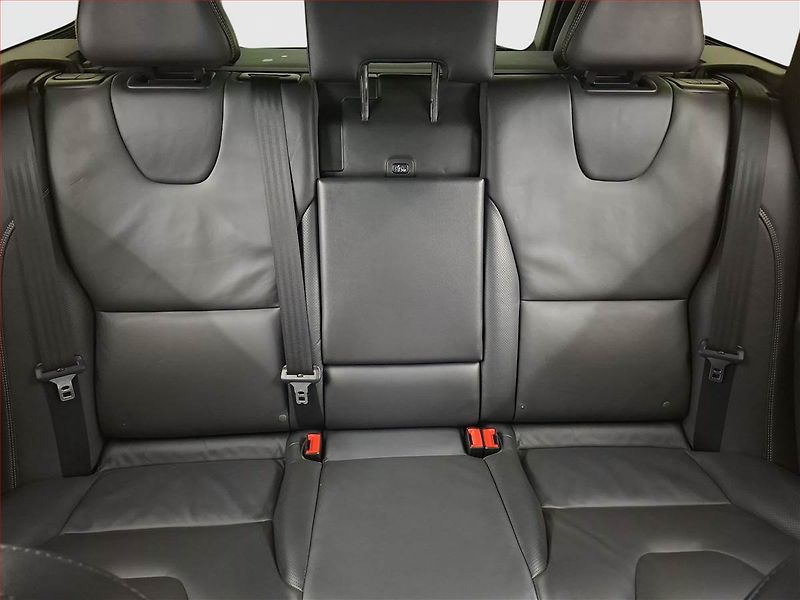 Volvo XC60 (2017) R-Design D4, 4X4, Automat - fotka 10 z 21