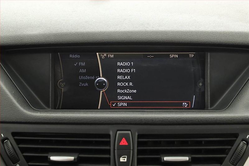 BMW X1 (2010) xDrive20d, 4X4, Automat, Kůže - fotka 11 z 14