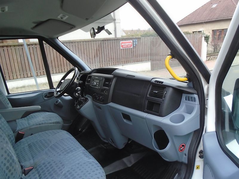 Ford Transit (2014) 2.2 TDCi L3H3 Bus 9 míst AC - fotka 14 z 30