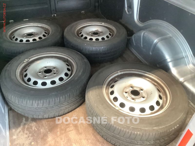 Volkswagen Caddy (2013) 1.6TDi MAXi, AC, +kola - fotka 5 z 7
