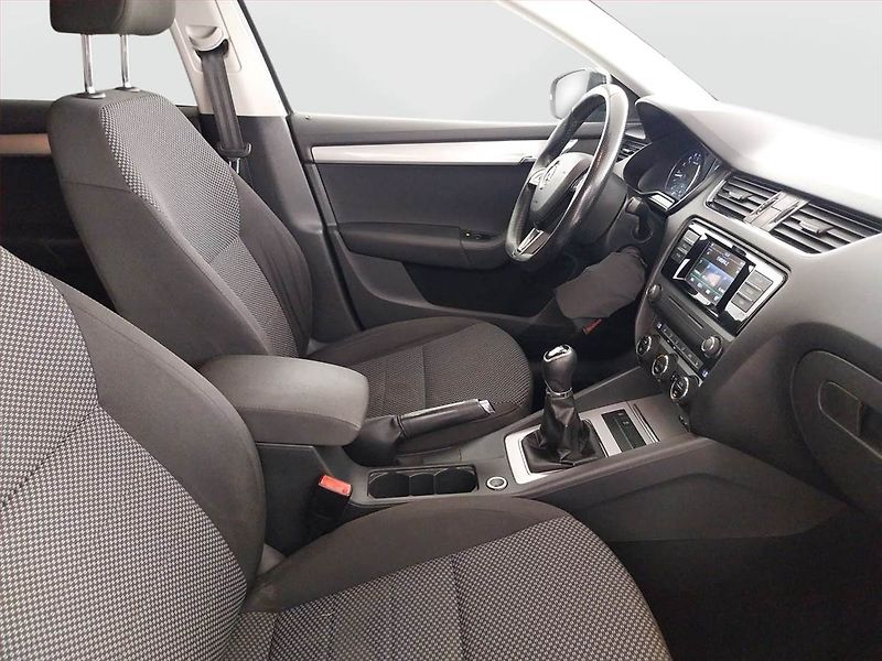 Škoda Octavia (2016) Ambition 1.6 TDI, Tempomat - fotka 9 z 22