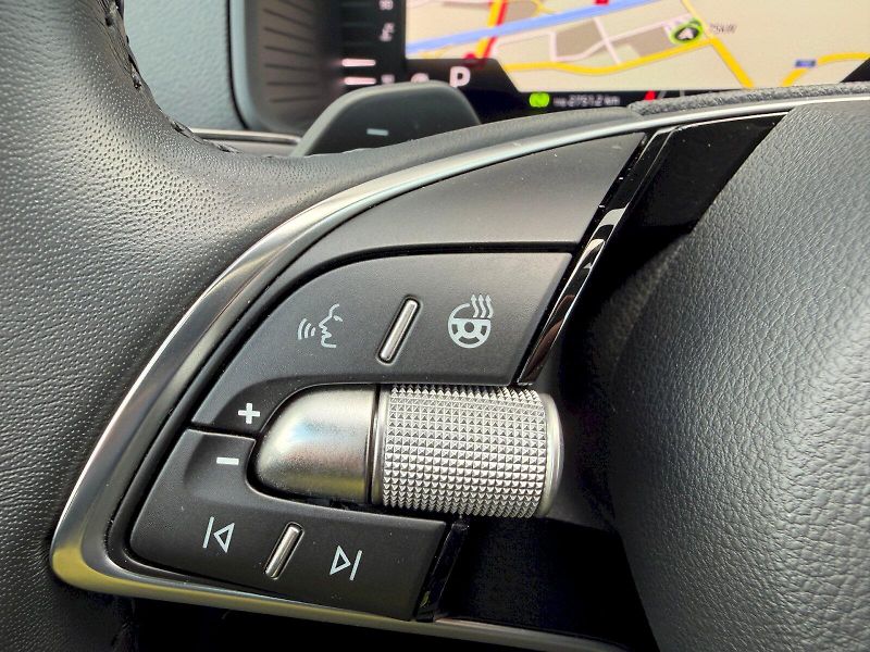 Škoda Karoq (2025) 2.0 TDI 110kW 4x4 DSG Top Sele - fotka 12 z 35