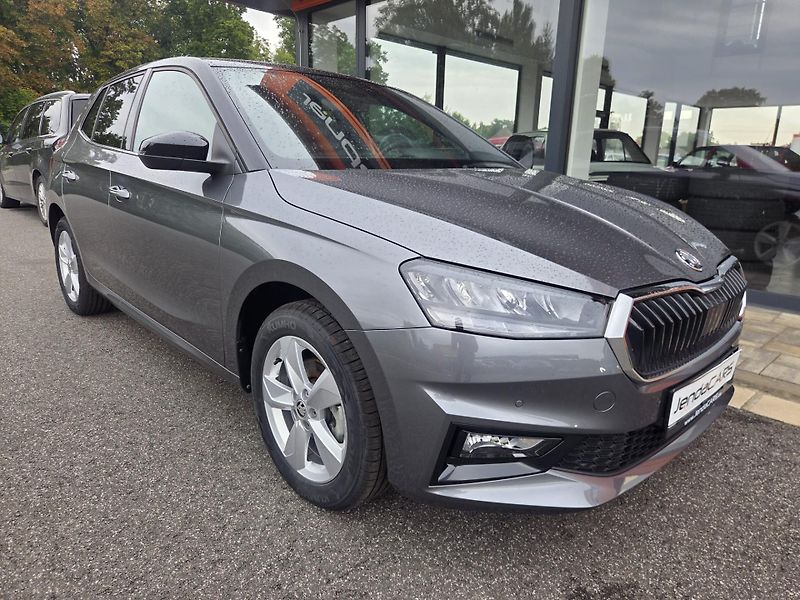 Škoda Fabia (2023) 1.0 TSI DSG - fotka 3 z 10