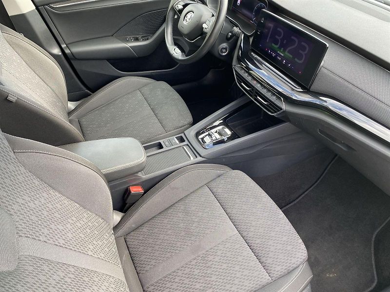 Škoda Octavia (2023) Combi 2.0 TDI DSG Style + - fotka 8 z 32