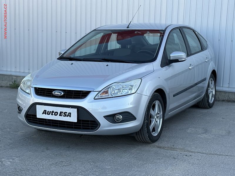 Ford Focus (2011) 1.6 i, ČR, servis.kniha, AC - fotka 3 z 15