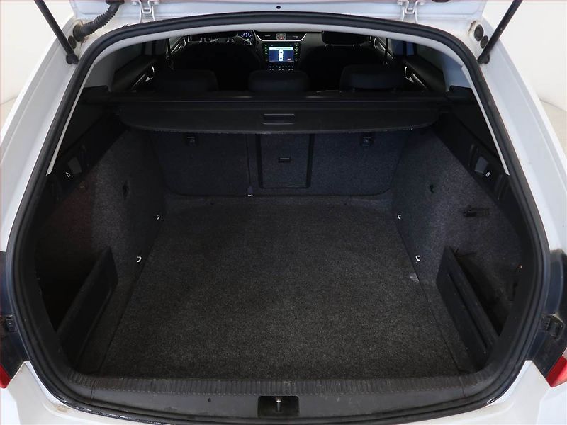 Škoda Octavia (2015) Scout 2.0 TDI, 4X4, Automat - fotka 13 z 14