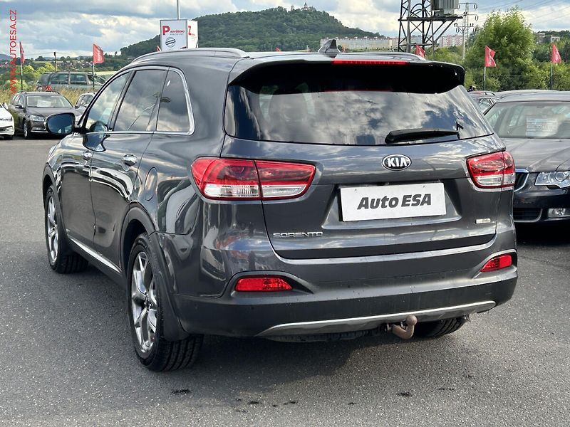 Kia Sorento (2019) 2.2 CRDI 4x4, AT, kůže - fotka 6 z 20