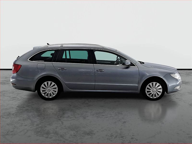 Škoda Superb (2012) Comfort 2.0 TDI, Tempomat - fotka 6 z 15