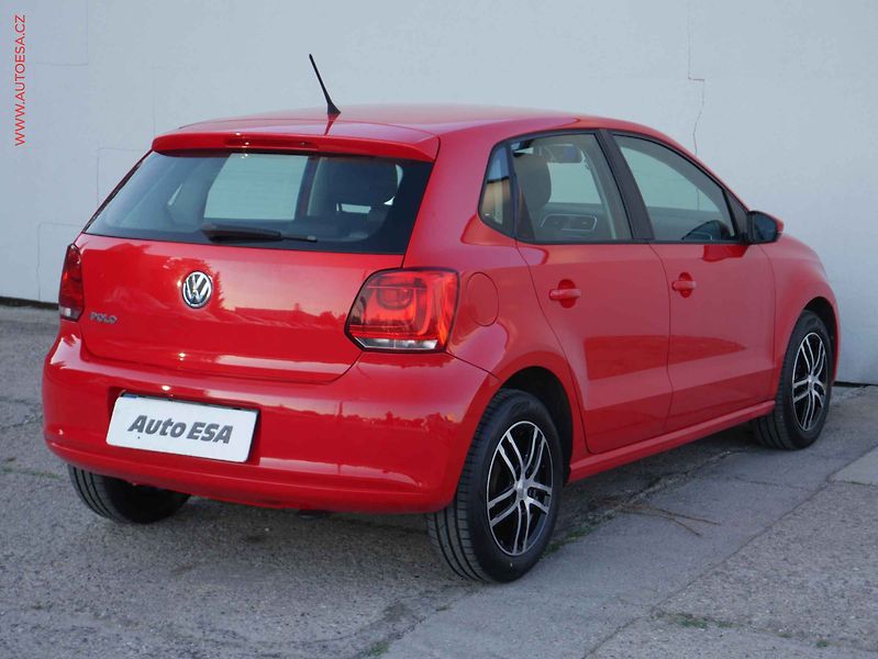 Volkswagen Polo (2009) 1.2i, ČR, AC, tempo - fotka 6 z 15