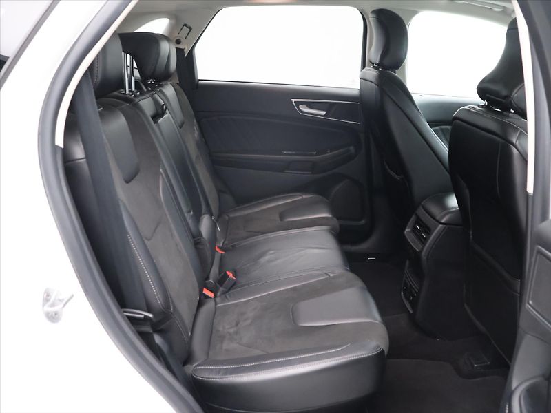 Ford Edge 2,0 TDCi 154kW Sport aut.klima - fotka 12 z 28