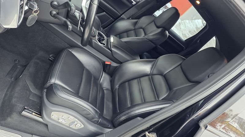 Porsche Cayenne (2016) 4.2tdi V8 VZDUCH CZ LED ZÁRUKA - fotka 9 z 13