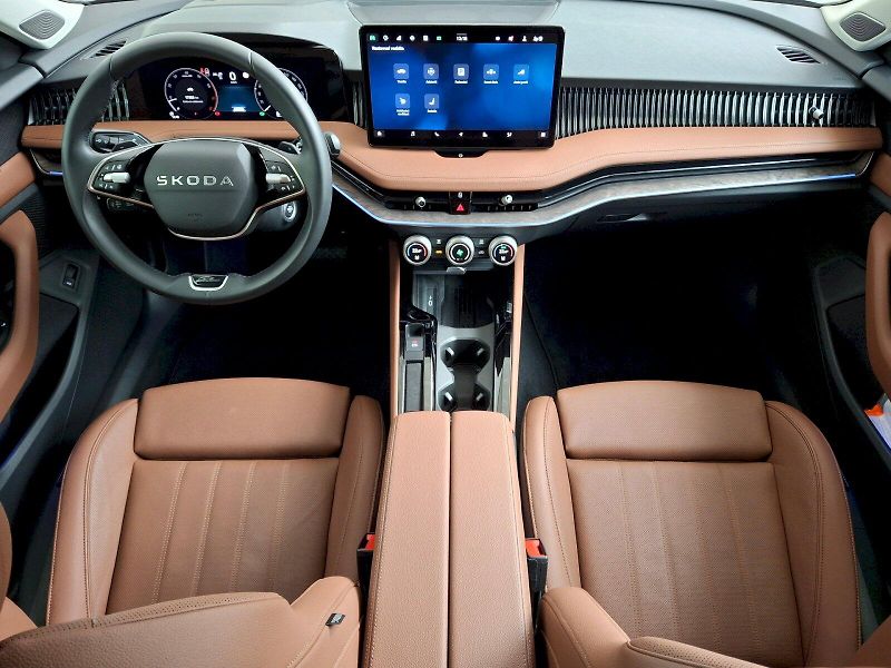 Škoda Superb (2025) L&K DSG 2,0TSi 150kW - fotka 5 z 35