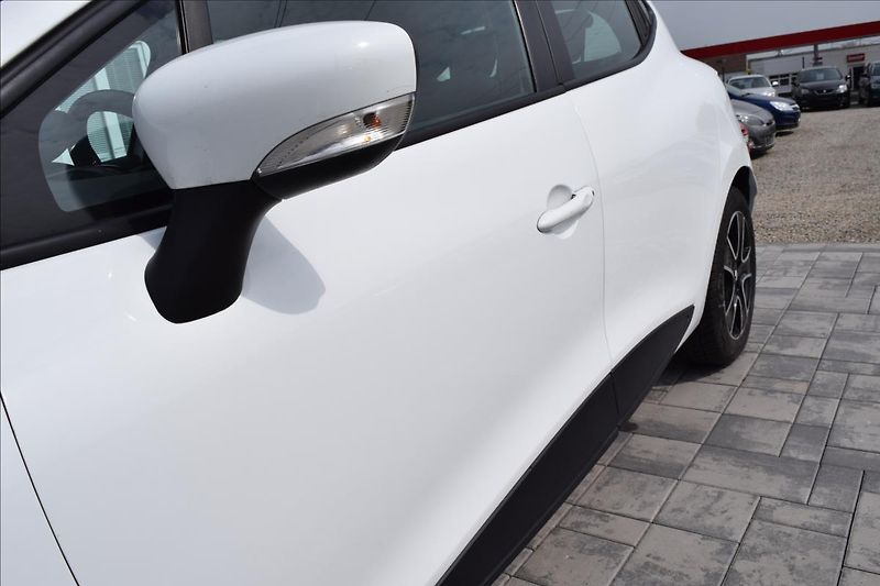 Renault Clio 1,2 i 54KW KLIMA ALU - fotka 8 z 47