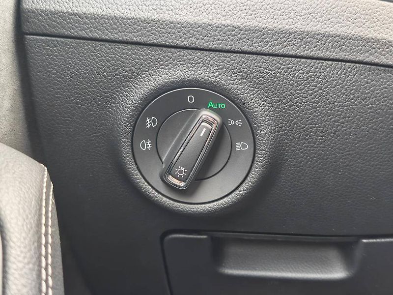 Škoda Superb SportLine 7DSG 2,0TDI - fotka 22 z 27