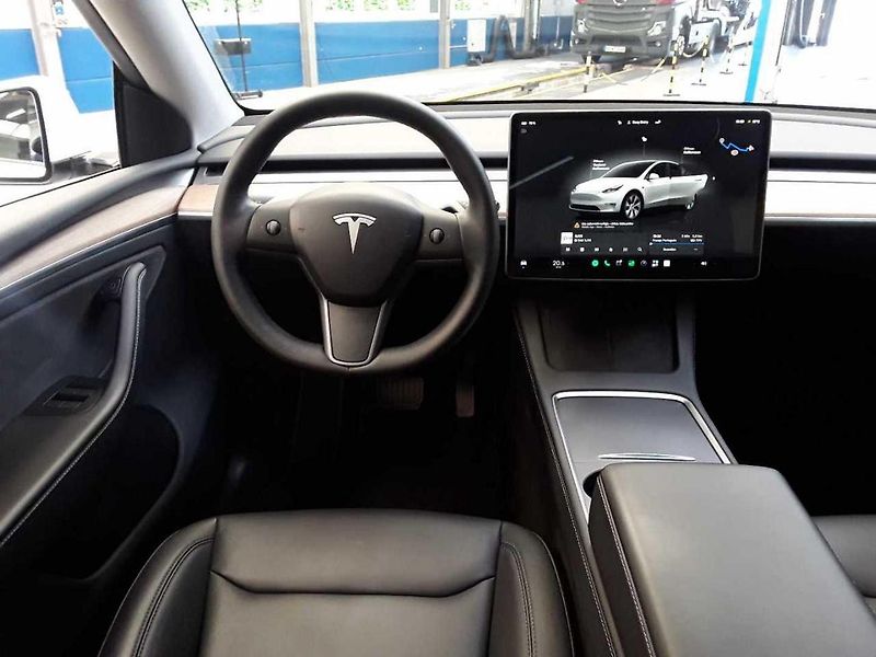 Tesla Model Y ZAMLUVENO ! - fotka 3 z 8