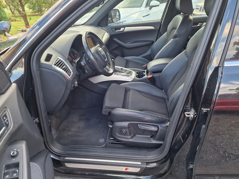 Audi Q5 2,0TDI QUATTRO S-LINE 125KW - fotka 7 z 23