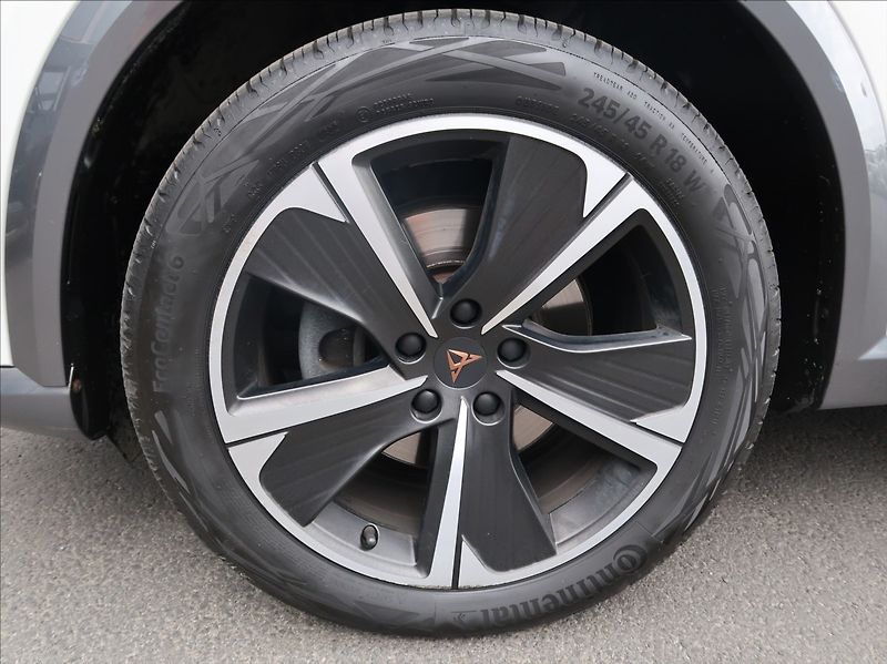 Cupra Formentor 1,4 TSi,150kW,e-Hybrid,DPH - fotka 25 z 29