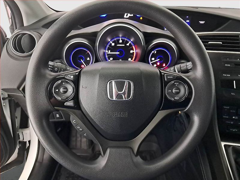 Honda Civic (2015) 1.6 i-DTEC, Tempomat - fotka 16 z 17