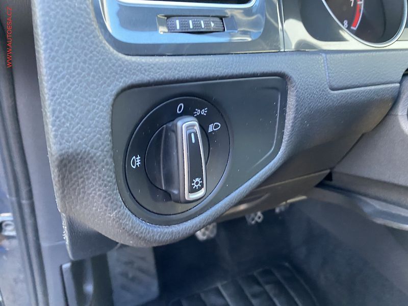 Volkswagen Golf (2018) 1.4 TSi, ČR, Comfortline - fotka 15 z 16