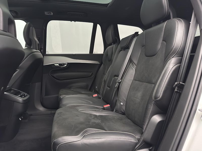 Volvo XC90 B5 AWD R-DESIGN AUT - fotka 6 z 53