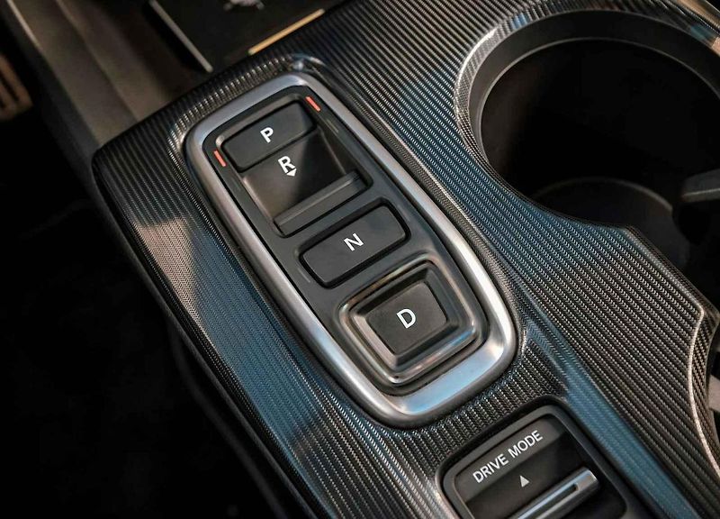 Auto jsme zkoušeli ve Španělsku na kvalitním asfaltu