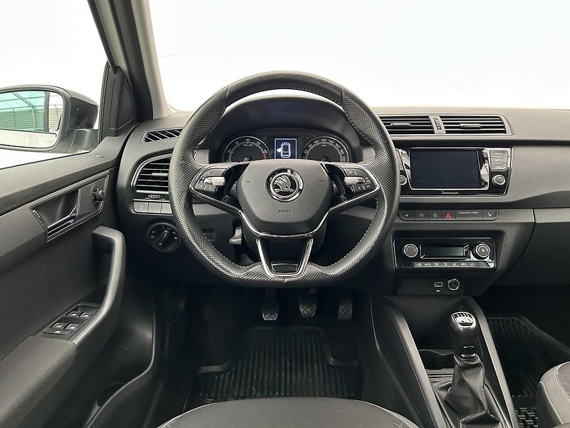 Škoda Fabia 1.0 TSI  Ambition   Plus - fotka 29 z 29