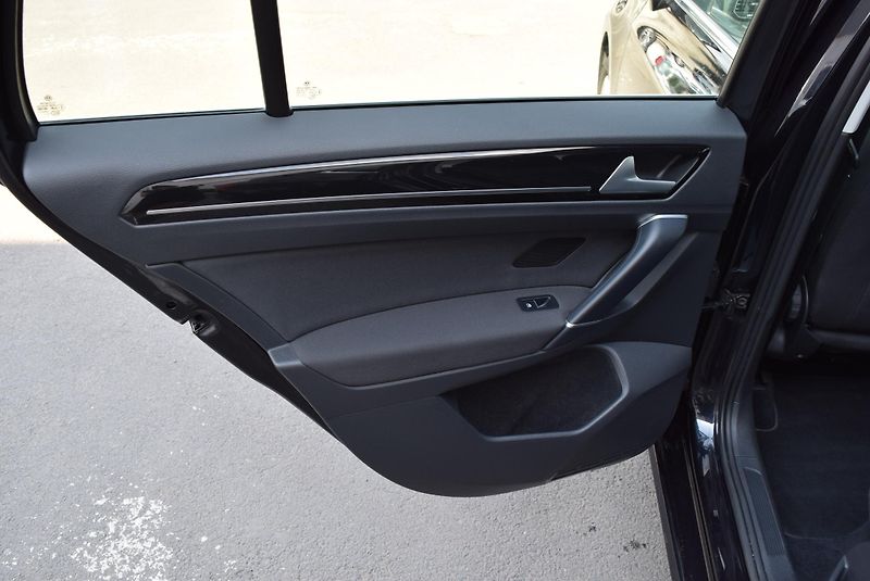Volkswagen Golf Sportsvan (2015) 1.4TSI 92kw HGLBMT TAŽ KAM APP - fotka 12 z 50