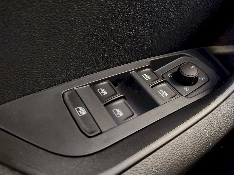 Škoda Karoq (2025) Selection 1,5 Tsi 110 Kw DSG - fotka 25 z 36
