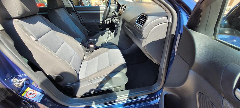Volkswagen Golf (2012) 1,2TSi 77kW benzín „STYLE“ - fotka 12 z 32
