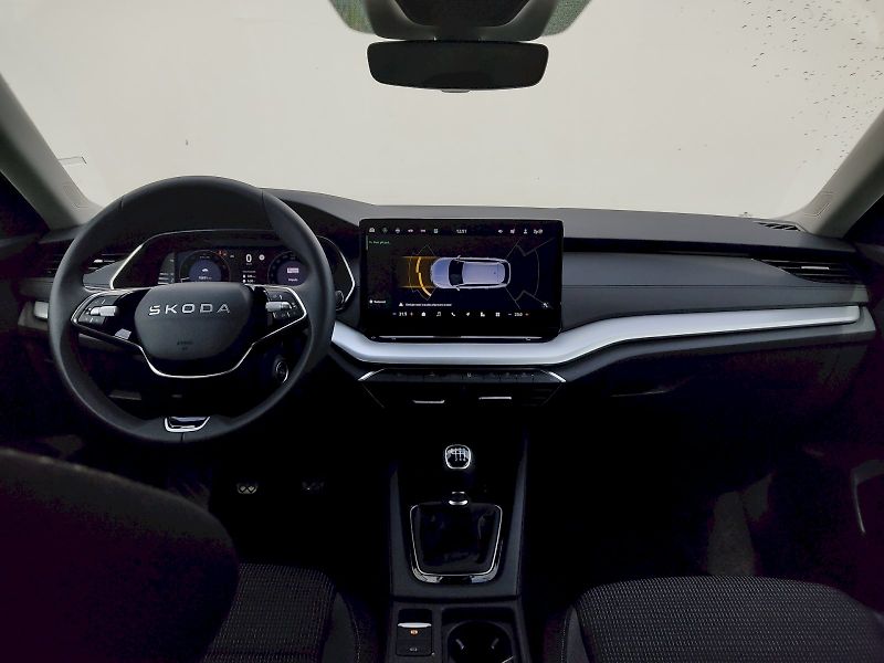 Škoda Octavia (2025) Combi Selection 1,5 Tsi 110 Kw - fotka 5 z 40