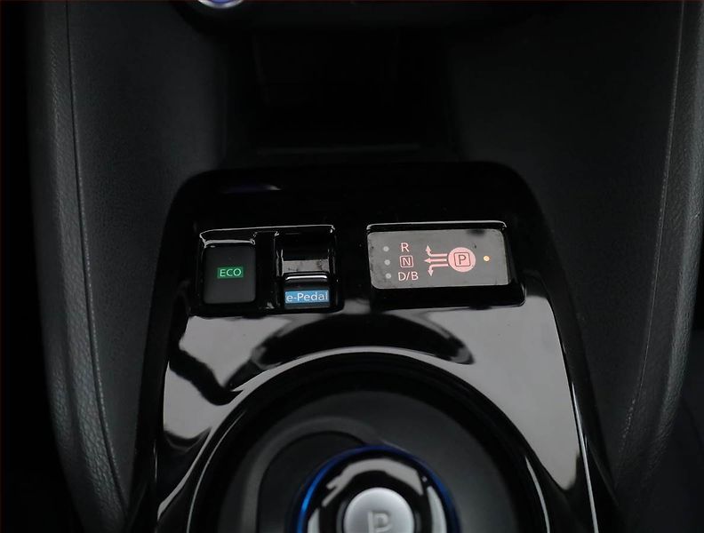 Nissan Leaf (2018) 40 kWh, SoH 87%, Automat - fotka 12 z 21
