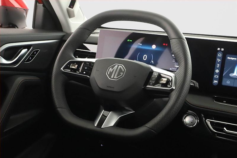 MG HS (2025) 1.5 TGI, Exclusive, Navigace - fotka 13 z 16