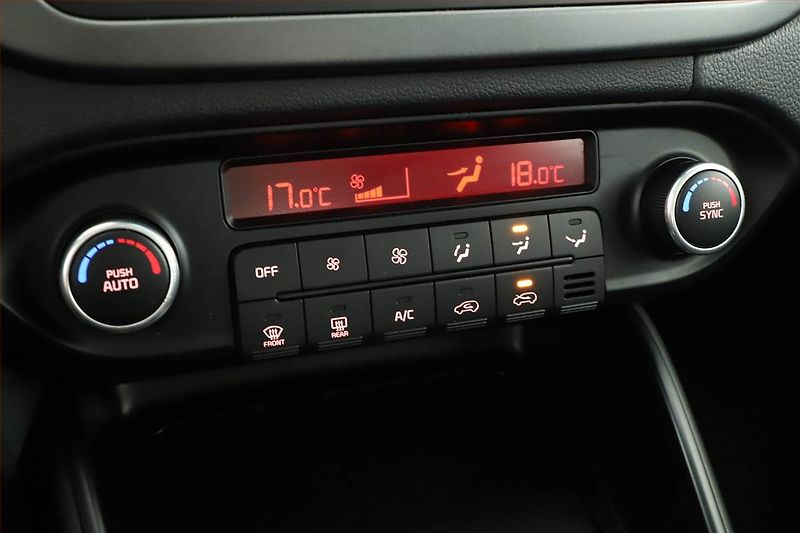 Kia Carens (2018) 1.7 CRDi, 7 míst, Navi - fotka 11 z 17