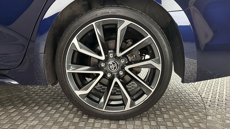 Toyota Corolla 2.0 Hybrid AUT Executive Touri - fotka 19 z 29