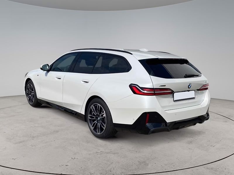 BMW Řada 5 520d xDrive M-Sport Pano Venti - fotka 6 z 24