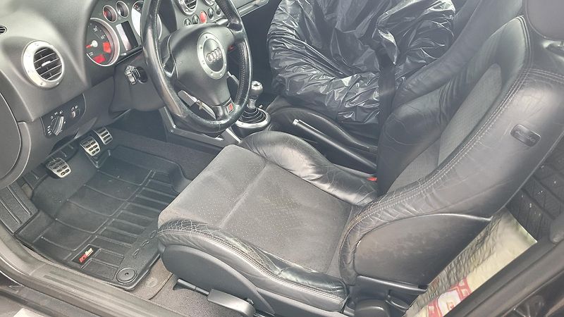 Audi TT COUPE 1,8T QUATTRO 165 KW - fotka 15 z 22