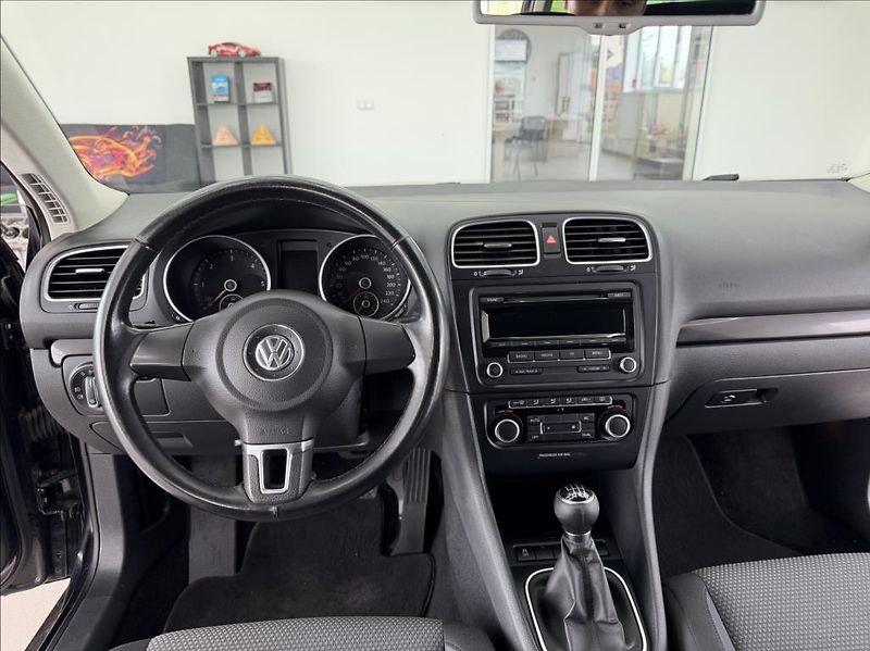 Volkswagen Golf 2,0 TDi, digi-klima, - fotka 9 z 22