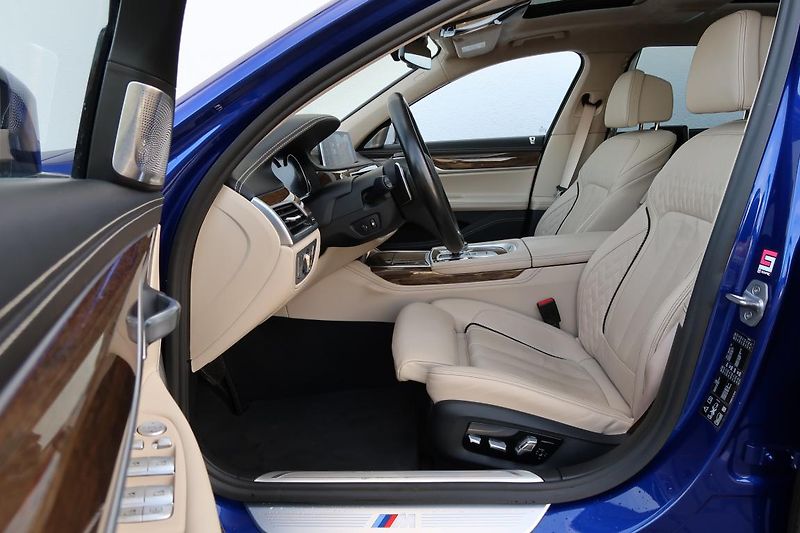 BMW Řada 7 750Li xDrive - fotka 2 z 18