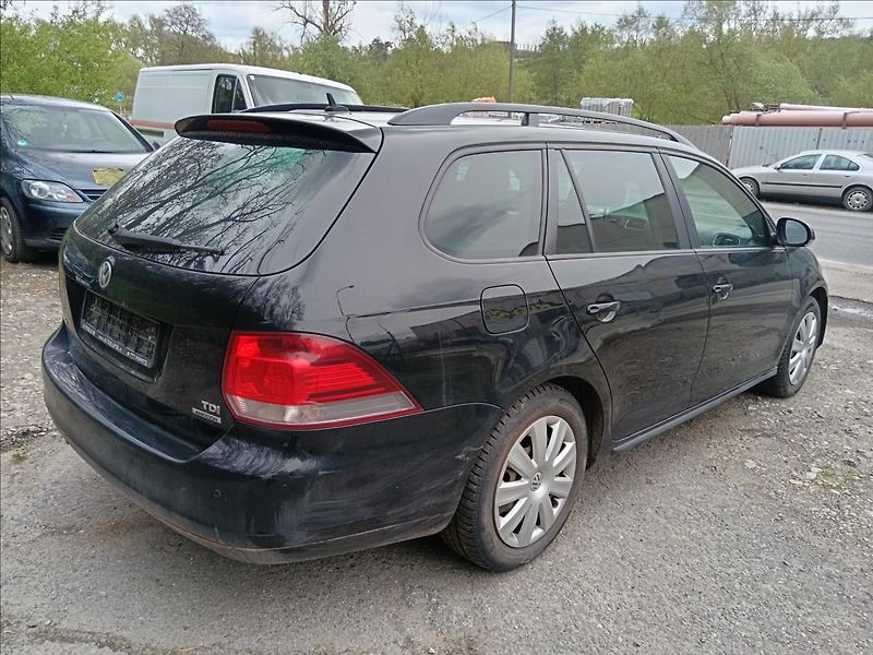 Volkswagen Golf Variant 1,6 TDi 4Motion  Trendline - fotka 11 z 20