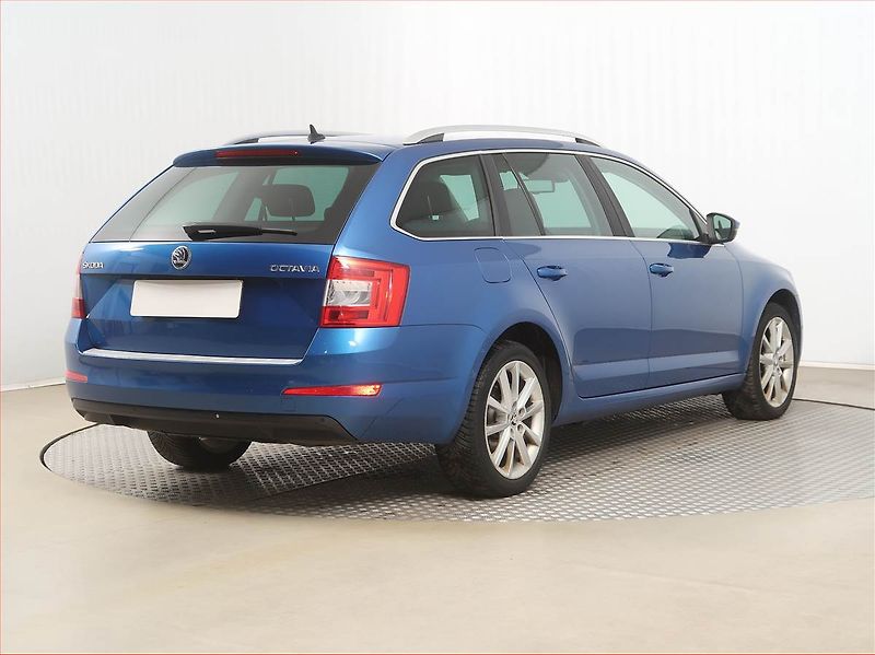 Škoda Octavia (2014) Style Plus 1.6 TDI, Automat - fotka 5 z 16