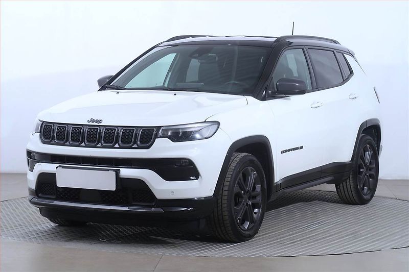 Jeep Compass (2021) 1.3 T-GDI, Automat, Serv.kniha - fotka 2 z 22